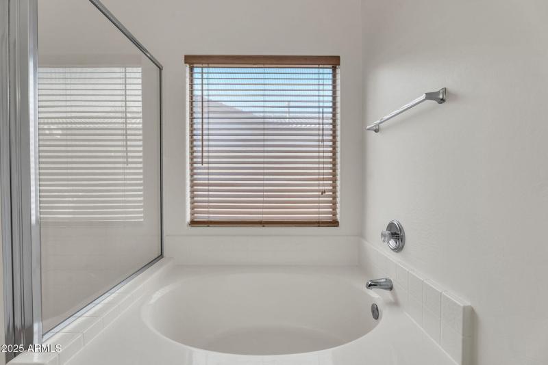 29-web-or-mls-21279 E Twin Acres Dr -27