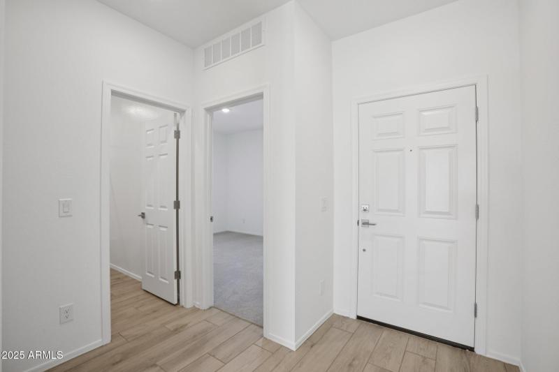 4-web-or-mls-W Bowker St-S1212-004