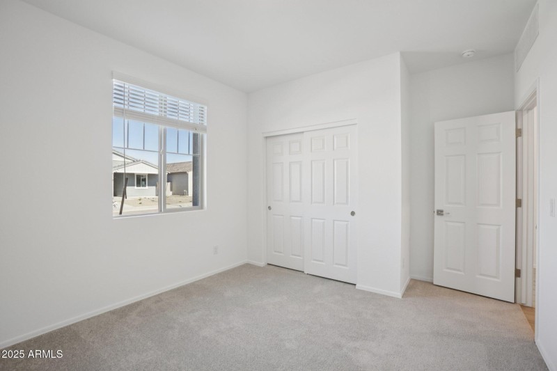 14-web-or-mls-W Bowker St-S1212-014