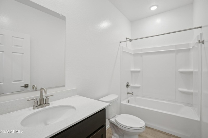 15-web-or-mls-W Bowker St-S1212-015