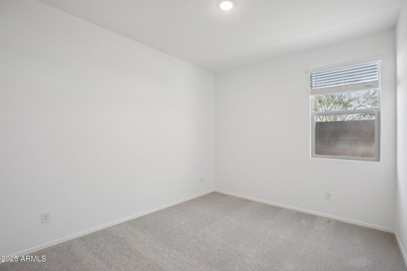 16-web-or-mls-W Bowker St-S1212-016