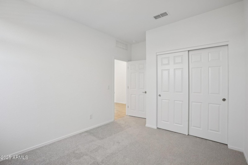 17-web-or-mls-W Bowker St-S1212-017