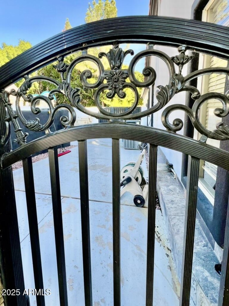 Side RV gate and parking