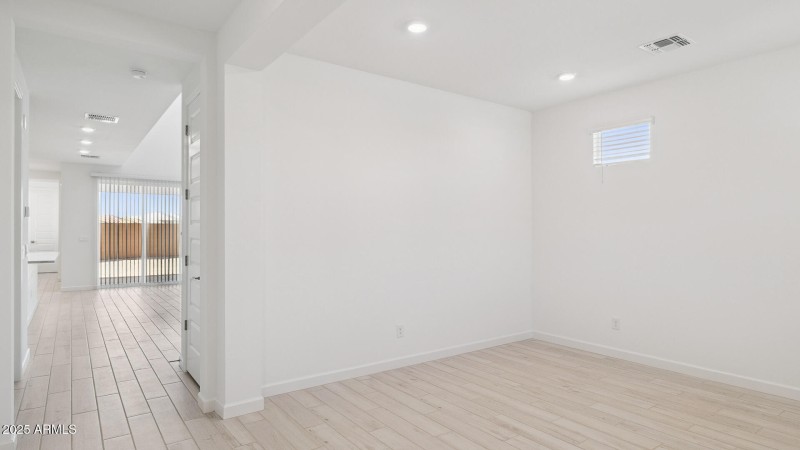 3985_Phoenician_Lot 2078_Aloravita_Peori