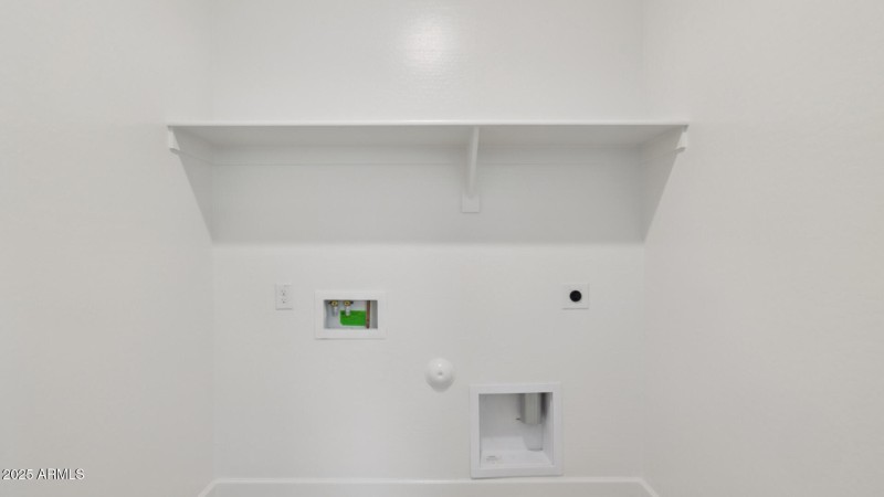 3985_Phoenician_Lot 2078_Aloravita_Peori