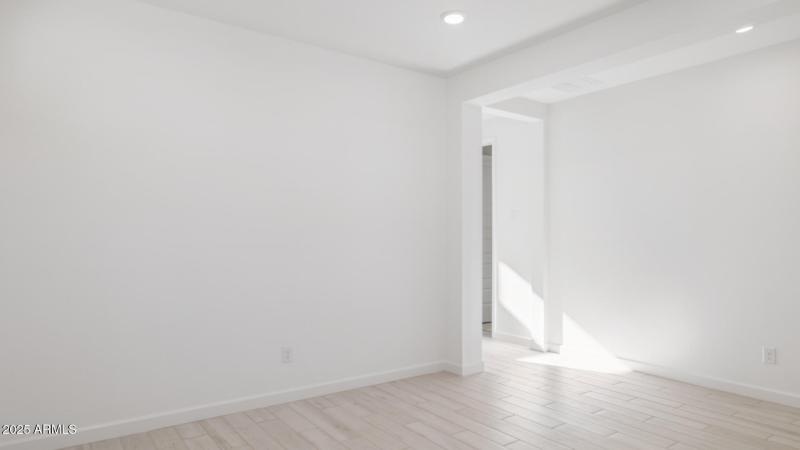 3985_Phoenician_Lot 2081_Aloravita_Peori