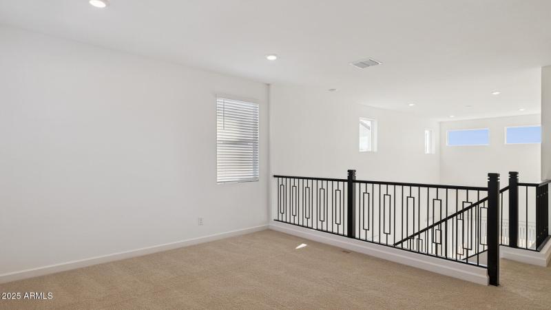 3985_Phoenician_Lot 2081_Aloravita_Peori