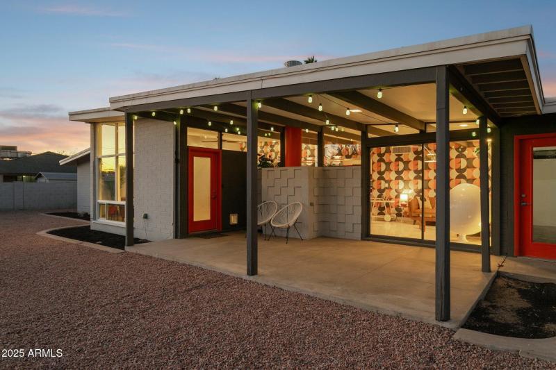 Indoor/outdoor connection