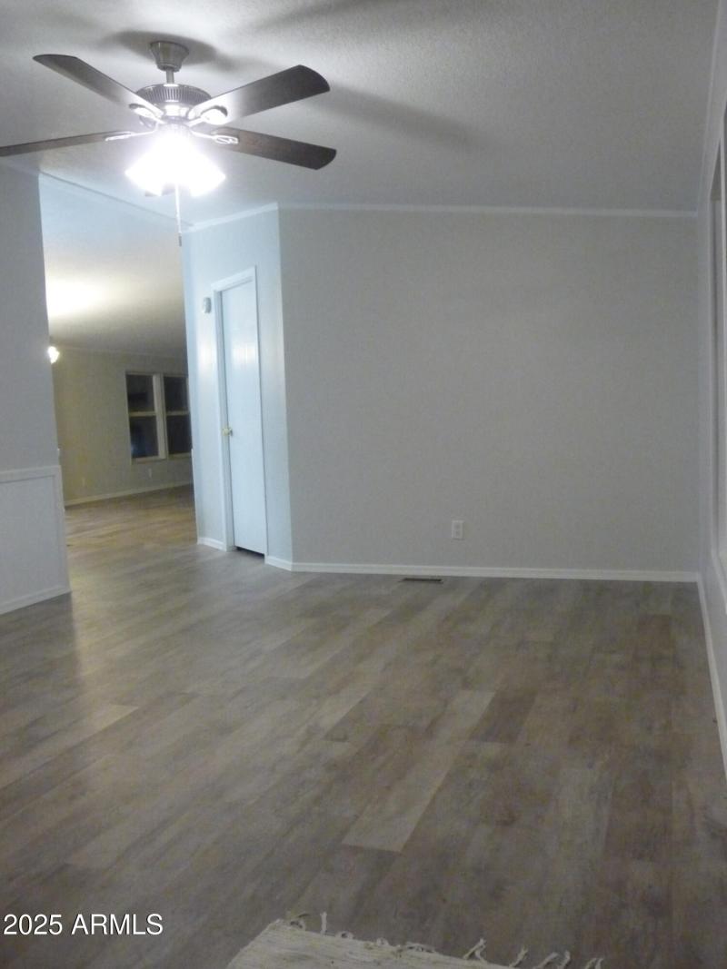 fx-FR-family-to-dining-1-scaled