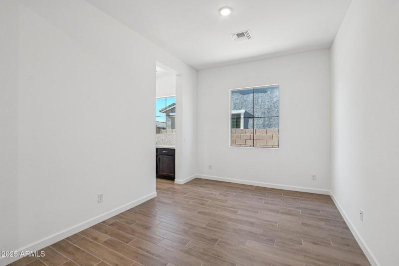 7-web-or-mls-E Saddle Way-S1212-007