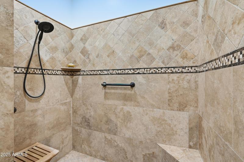 LG WALK IN PRIMARY SHOWER