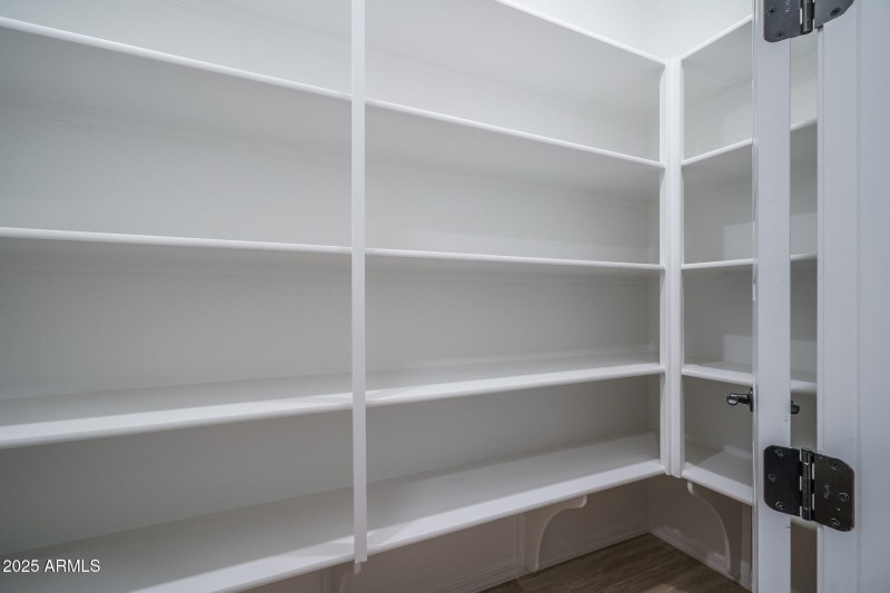 12) PANTRY