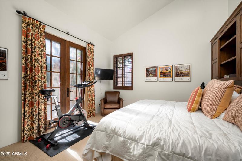 25-10072 E Blue Sky Dr-25