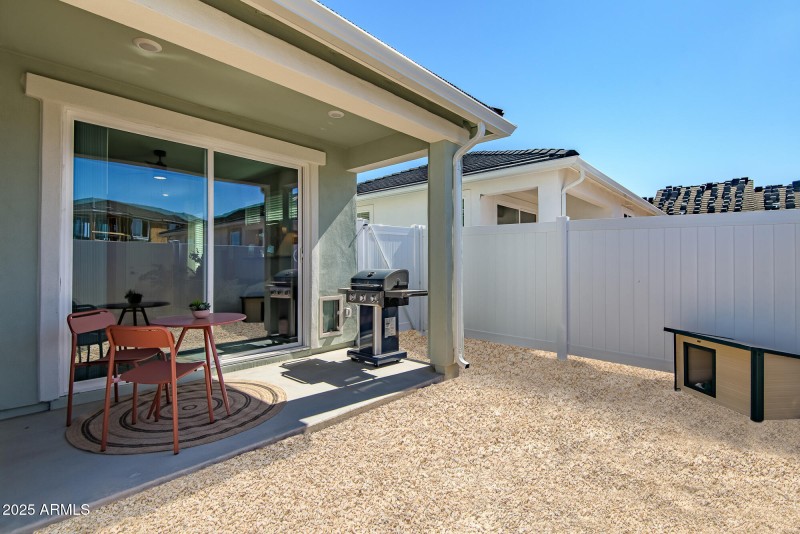 Fenced Yard & Covered Patio