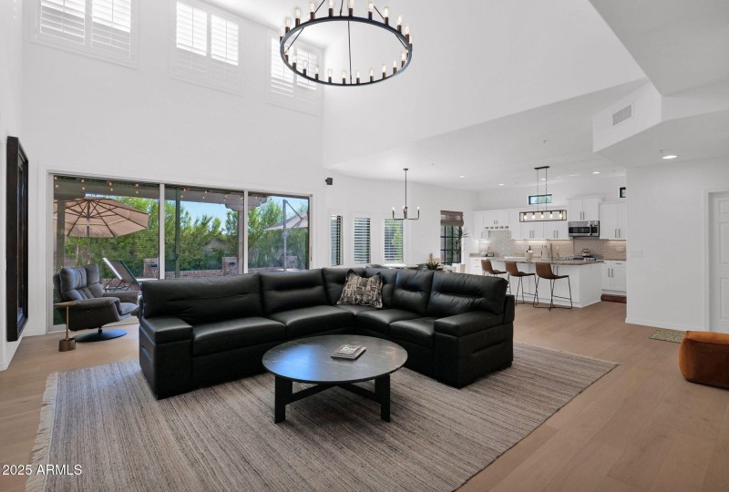 Beautiful open & bright