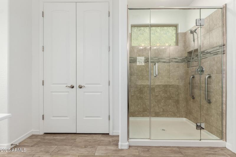 Master Walk In Shower