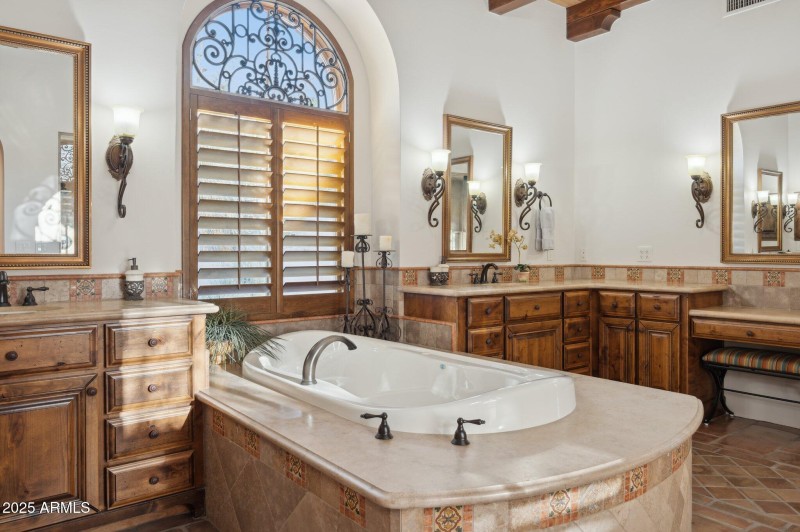 48-web-or-mls-10986-e-wildcat-hill-rd