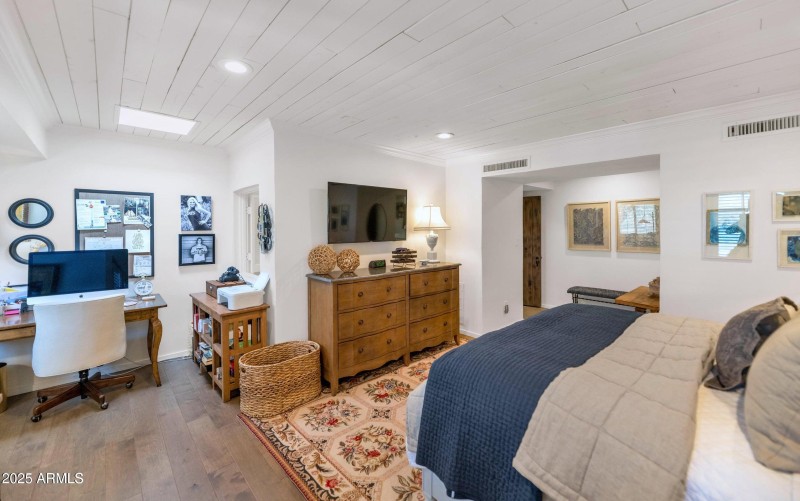 20250507211258904129000000-o