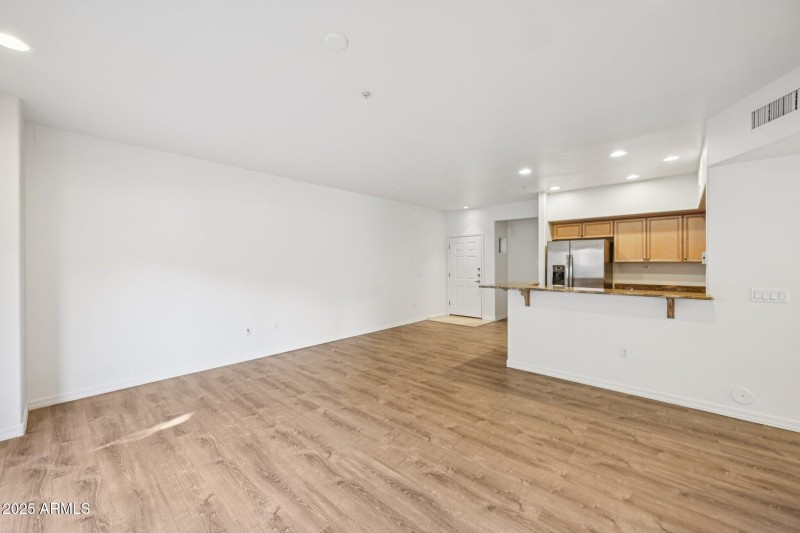 9-web-or-mls-N 40th St-S1312-007