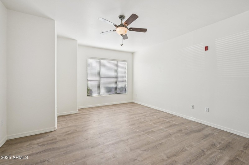 20-web-or-mls-N 40th St-S1312-020