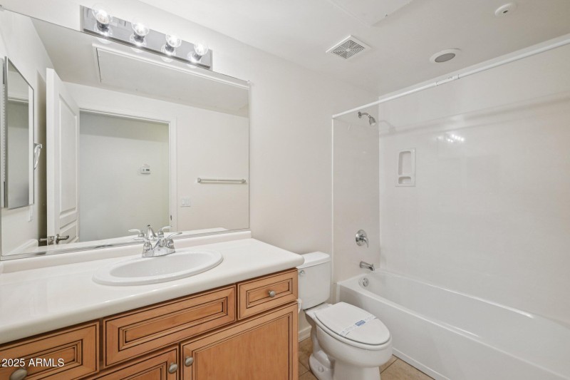 27-web-or-mls-N 40th St-S1312-024