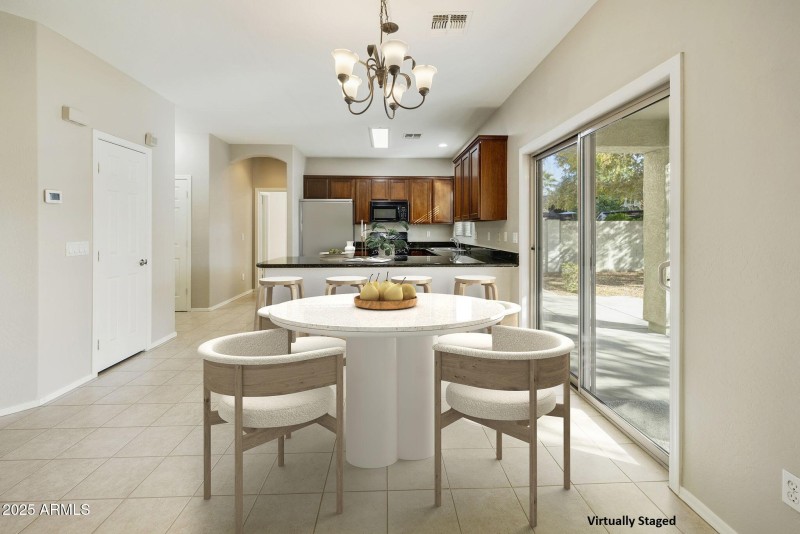 Dining - Virtually staged