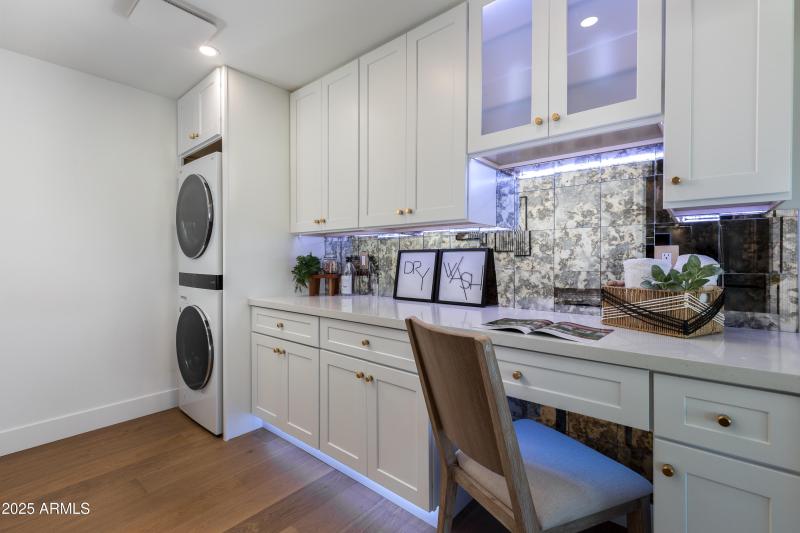 OFFICE/ DEN/ LAUNDRY