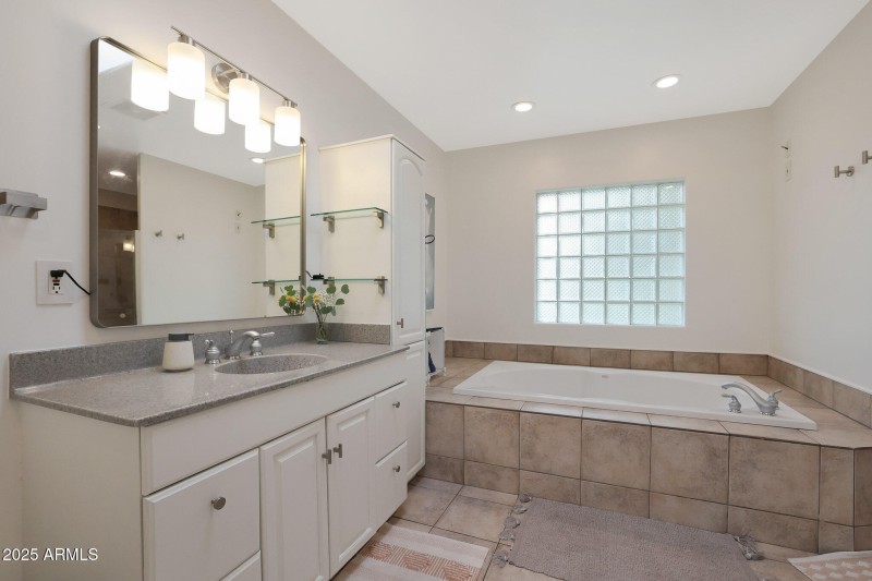 Primary Suite - Separate tub and shower