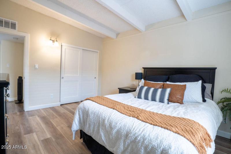 Large primary bedroom