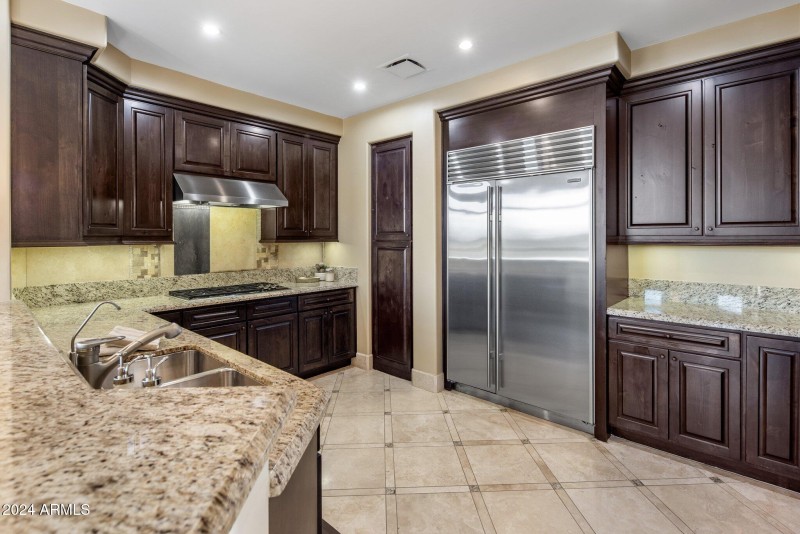 Gourmet kitchen 2
