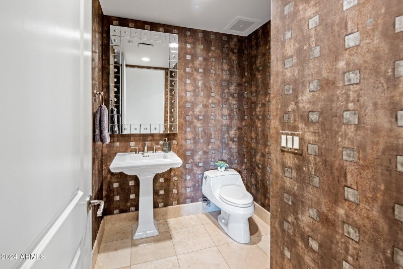 Powder room