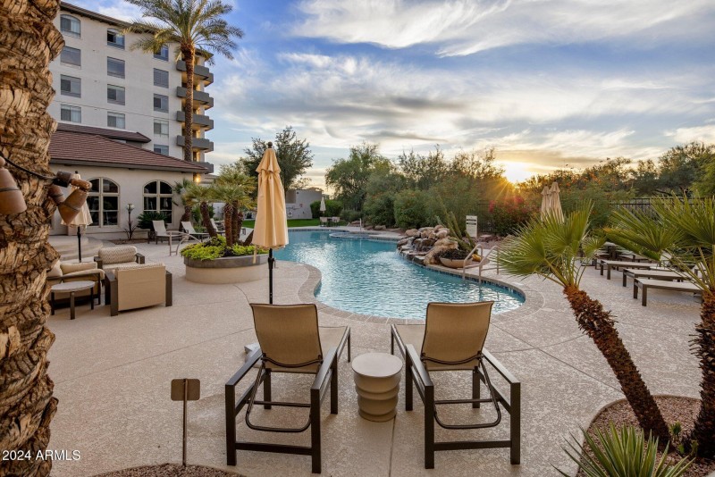 Community Heated Pool & Spa