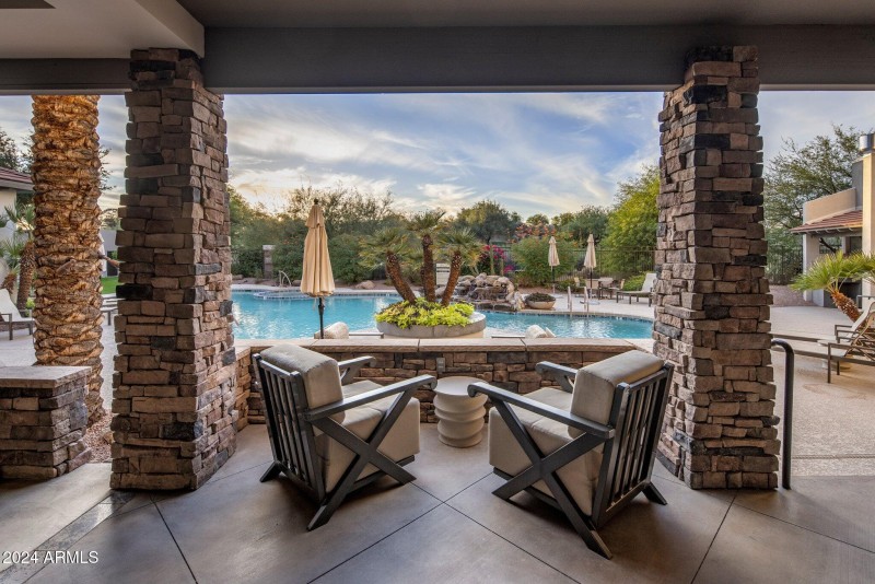 Communnity Pool looking out to Kierland