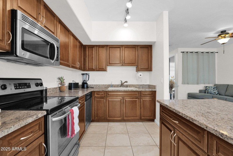 23-web-or-mls-P1046649