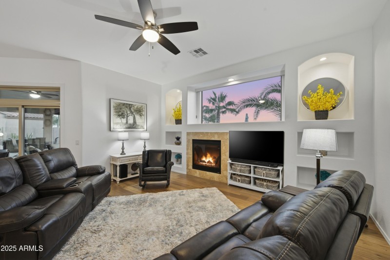 30_dsc_7022_with_fire