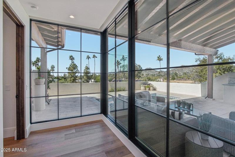 33-web-or-mls-N Echo Canyon Ln-S1412-033