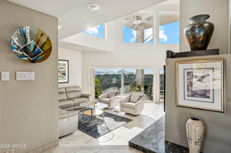 007_Great Room Entry