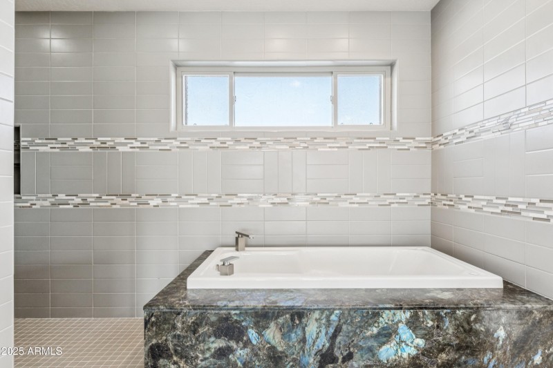 029_Soaking Tub In Wet Room Area