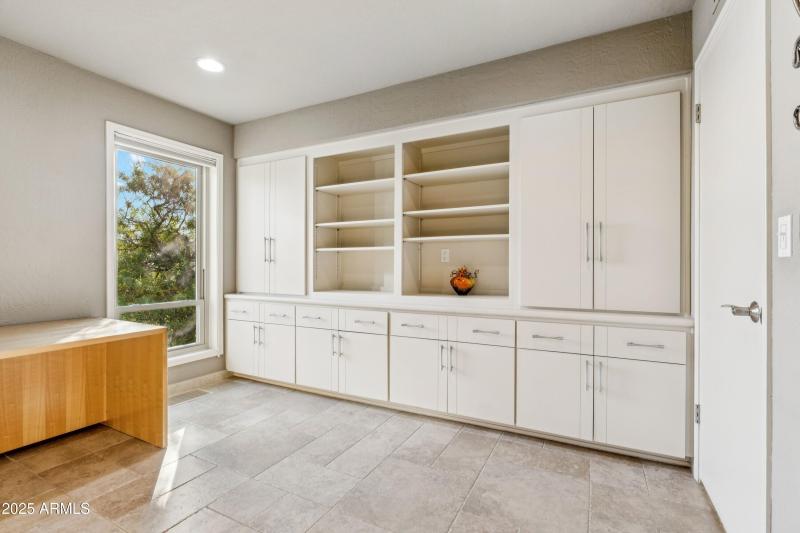 047_3rd Bedroom Office