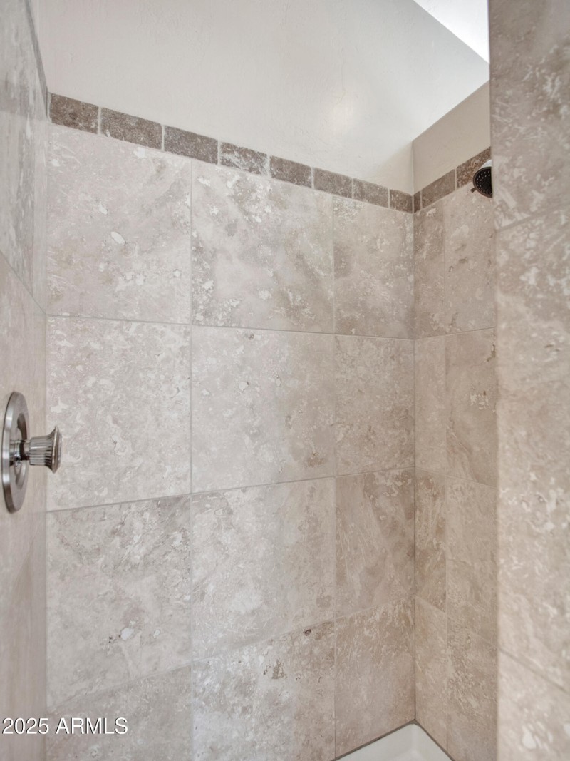 13-Primary-Bath-&-WIC-(3)