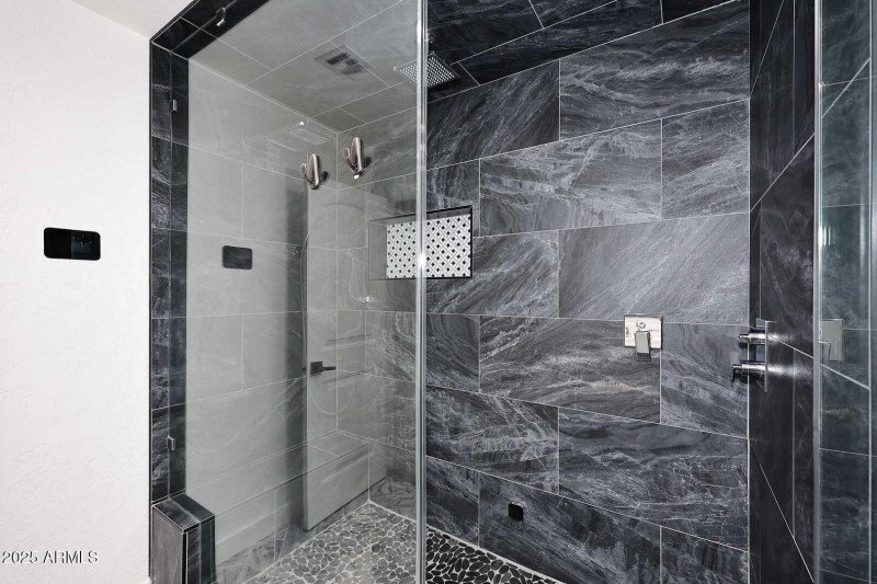 Primary Bath-Dual Head Steam Shower