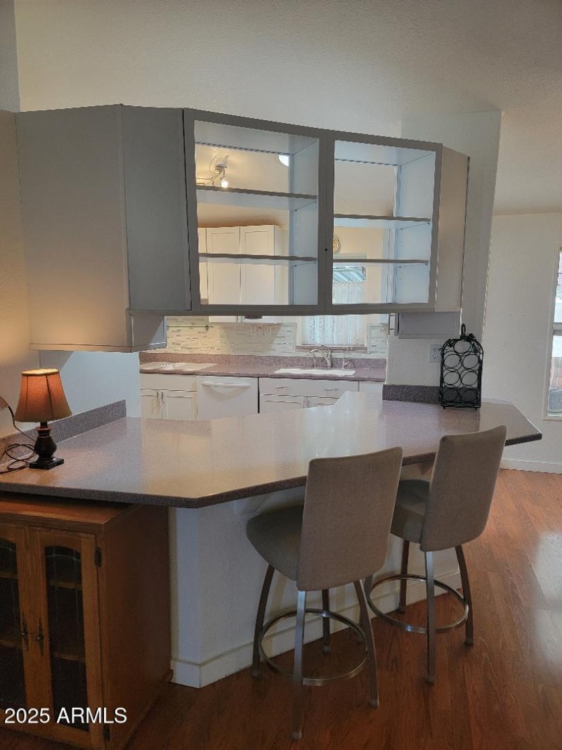 812 breakfast countertop