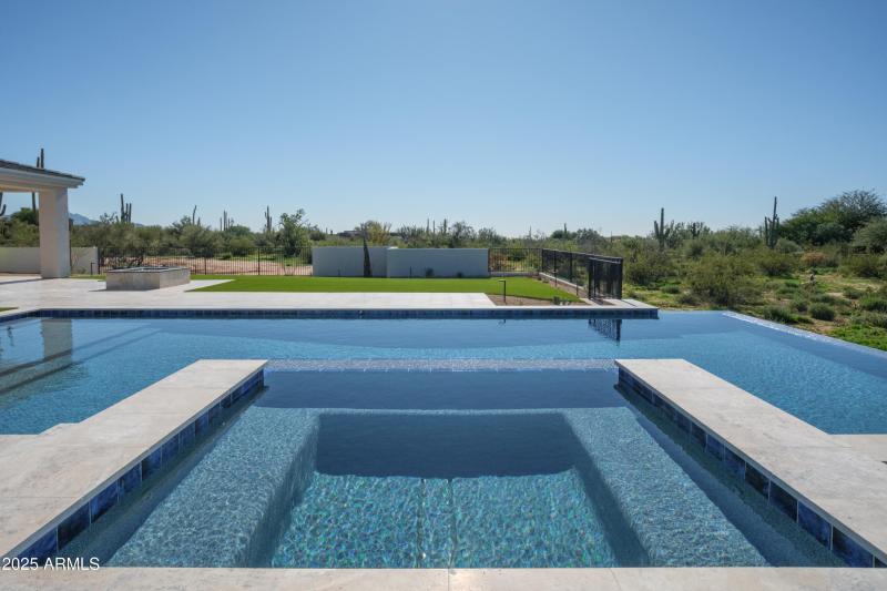 Yessss 7926 E Morning Vista