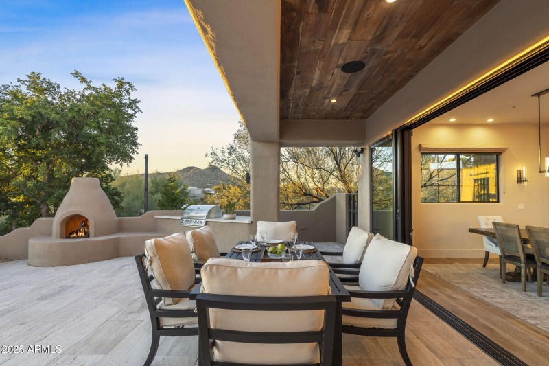 Covered Patio w/ Retractable Slider