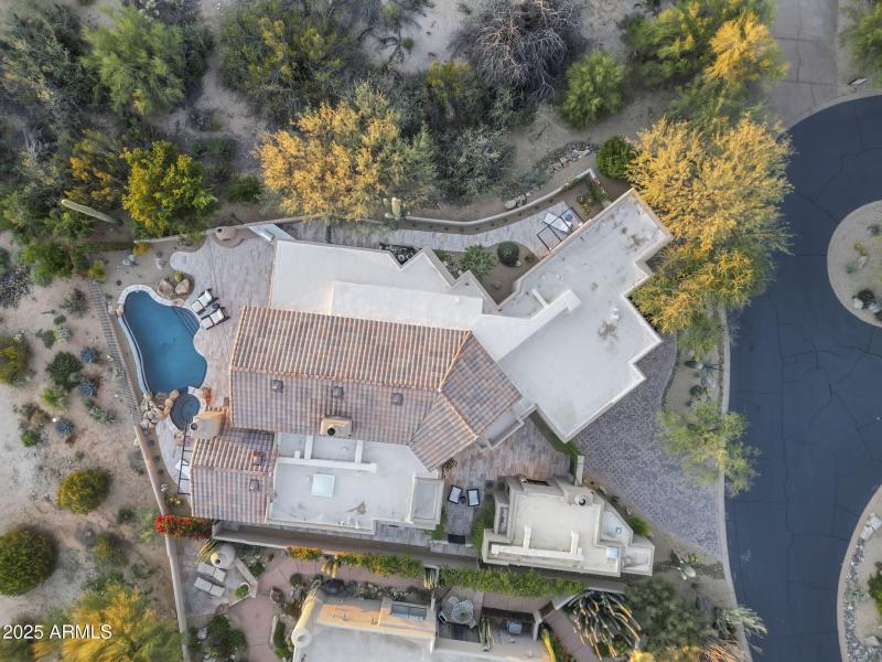 Comprehensively new Casita/Ctyd/5BR/5BA