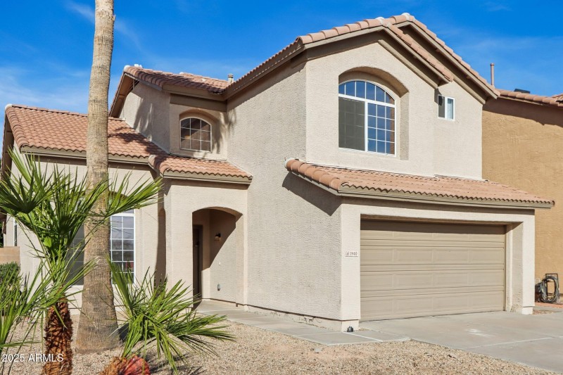 6-web-or-mls-E Oakland St-S1512-006