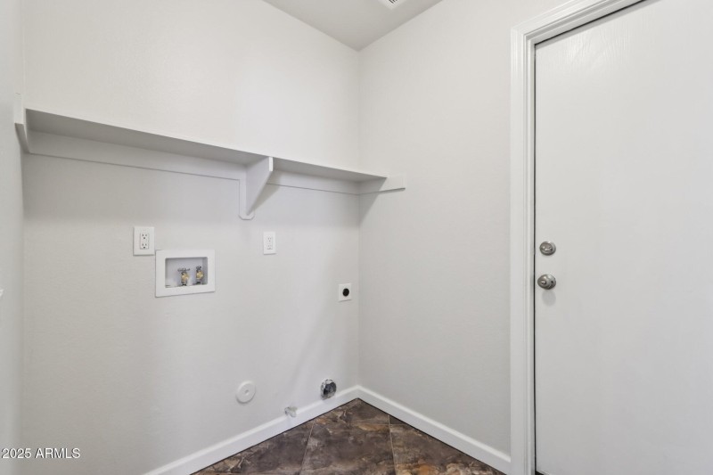 20-web-or-mls-E Oakland St-S1512-020