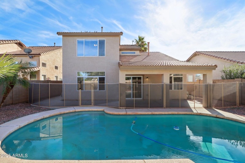 39-web-or-mls-E Oakland St-S1512-039