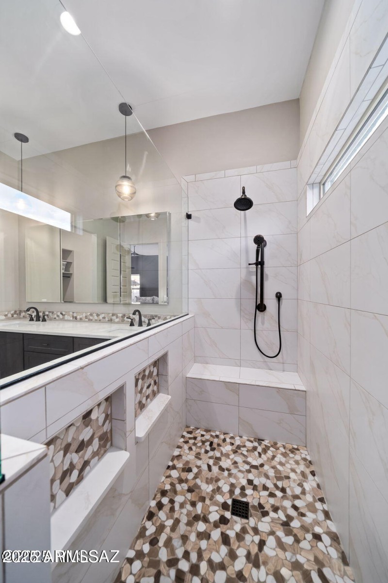 5436 W Beacon Hill Drive