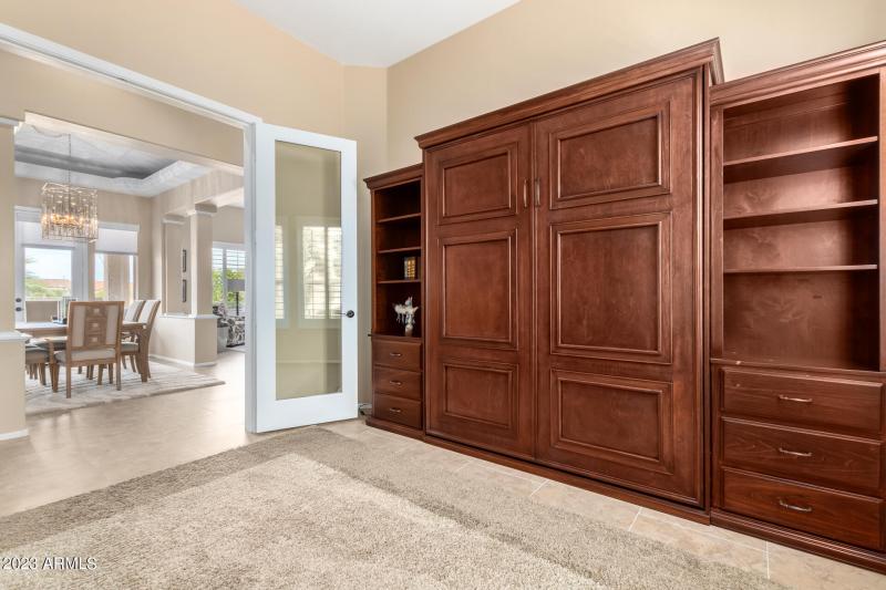 Queen Murphy Bed/Den